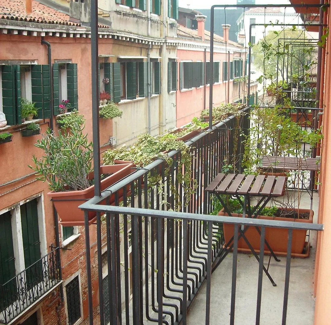 Hotel Agli Artisti Venice 3*,  Italy