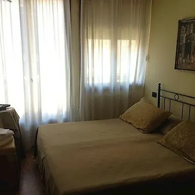 ***  Hotel Agli Artisti Venice Italy